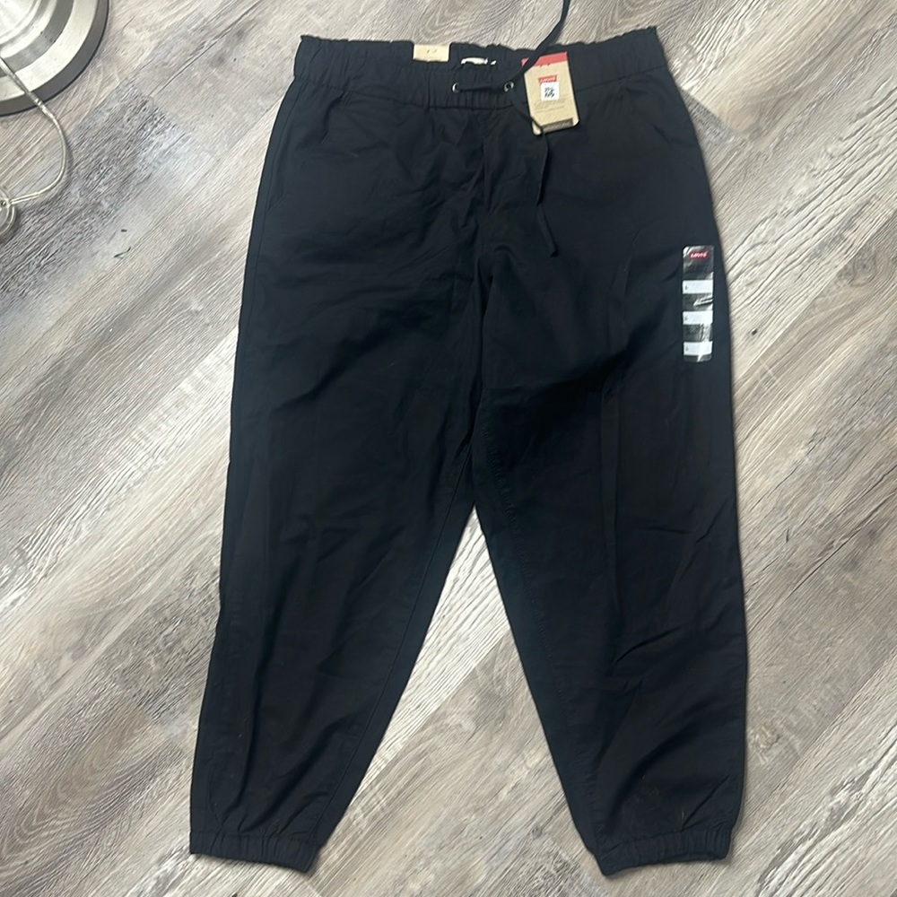 Size L black joggers